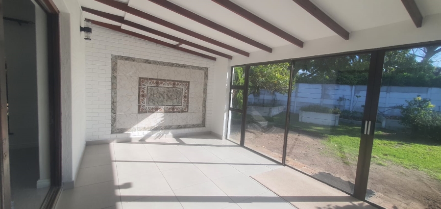 To Let 5 Bedroom Property for Rent in Constantia Western Cape